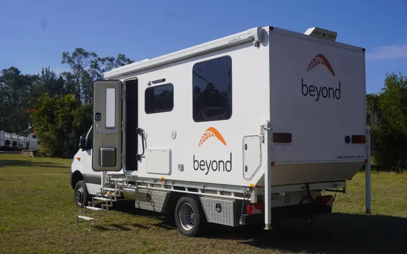4.7m Hardtop Truck Camper