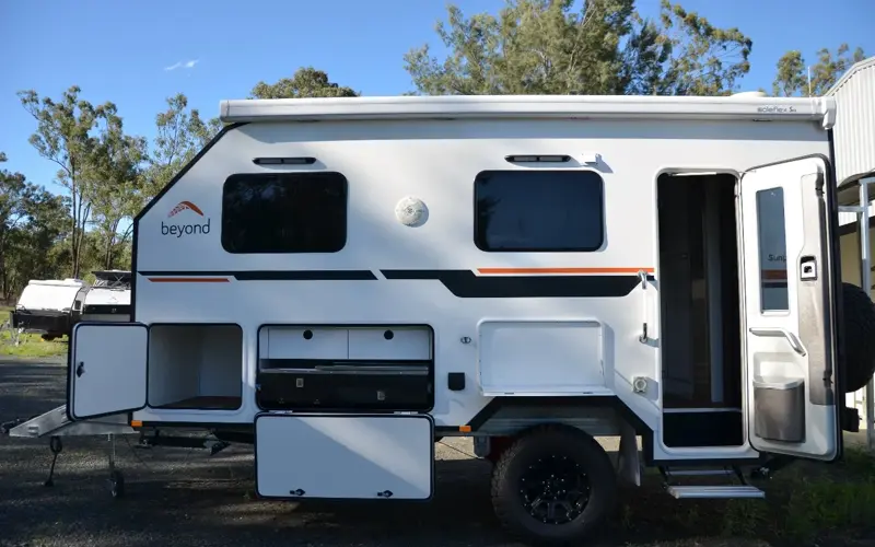 Sunpatch 15-XC Couples Off-Road Van