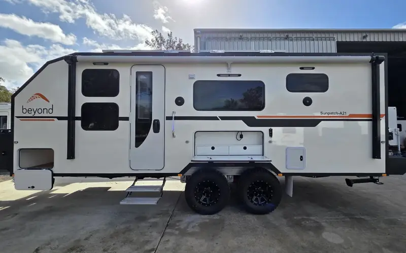 Sunpatch 21-XF Hardtop Family Off-Road Van