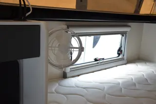 Custom 3.5m Electric Pop-Top Truck Camper — view 6