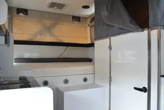 Custom 3.5m Electric Pop-Top Truck Camper — view 10