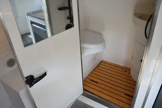 Custom 3.5m Electric Pop-Top Truck Camper — view 14