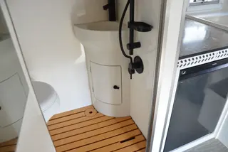 Custom 3.5m Electric Pop-Top Truck Camper — view 15