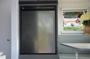 Advent 2300 Hardtop Ute Slide-On Camper — view 21