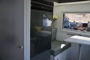 Advent 2450 Hardtop Ute Slide-On Camper — view 9