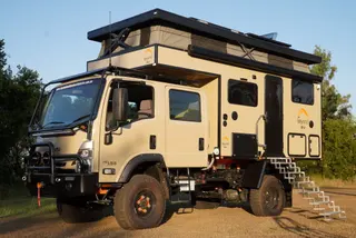 3.5m Electric Pop-Top Cabover Family Camper w/ Electric Drop Down Bed — view 3