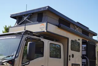 3.5m Electric Pop-Top Cabover Family Camper w/ Electric Drop Down Bed — view 11