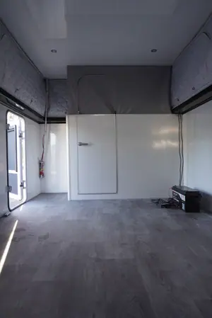Empty DIY Unimog Camper Box — view 8