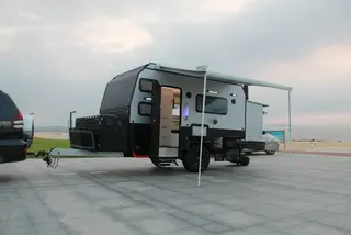 Sunpatch 12C Couples Off-Road Van — view 1