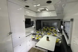 Sunpatch 12C Couples Off-Road Van — view 9