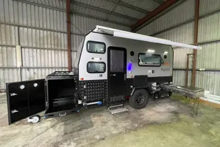 Sunpatch 12C Couples Off-Road Van — view 3