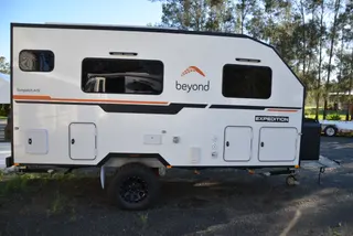 Sunpatch 15-XC Couples Off-Road Van — view 3