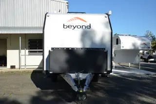 Sunpatch 15-XC Couples Off-Road Van — view 4