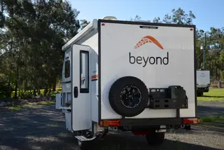 Sunpatch 15-XC Couples Off-Road Van — view 5
