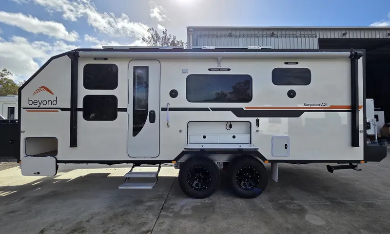 Sunpatch 21-XF Hardtop Family Off-Road Van