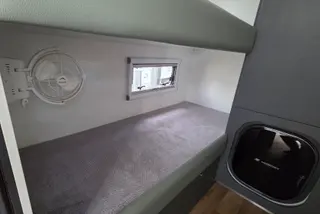 Sunpatch 21-XF Hardtop Family Off-Road Van — view 16